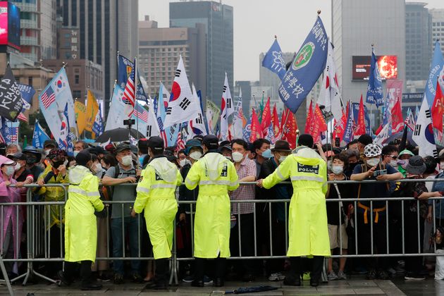 (자료사진) 서울 광화문에서 열렸던 '광복절 집회' 관련 코로나19 확진자는 500명이 넘는다.