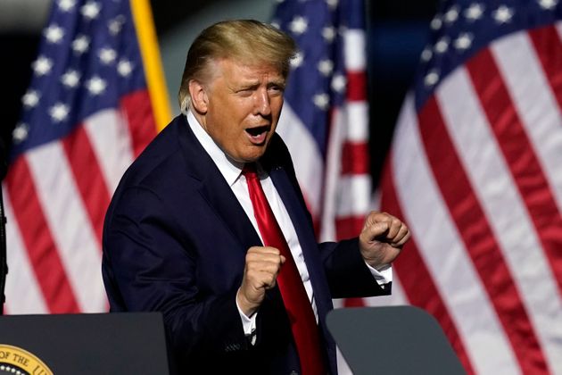 도널드 트럼프 미국 대통령이 선거유세를 하고 있다. 뉴포트뉴스, 버지니아주. 2020년 9월25일. 