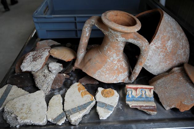 자료사진: 2019년 3월 이탈리아 폼페이 유적지에서 발견된 암포라(항아리)와 프레스코화