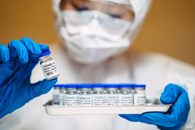 (자료사진) 안전성 문제로 코로나19 백신 임상시험이 중단되는 일이 잇따르고 있다.