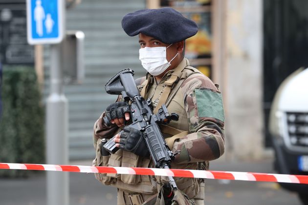 프랑스 니스 한 교회에서 흉기 테러가 일어나 3명이 사망했다.