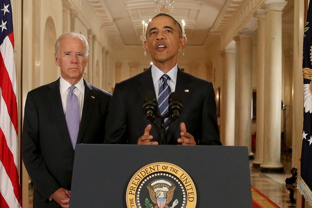 (자료사진) 2015년 7월14일 - 조 바이든 부통령과 함께 백악관 이스트룸에서 기자회견을 연 버락 오바마 대통령이 긴 협상 끝에 이란 핵합의가 타결됐다는 소식을 발표하고 있다.