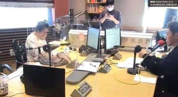 '보이는 라디오'로 진행된 MBC 라디오 ‘두시의 데이트 뮤지, 안영미입니다’ 