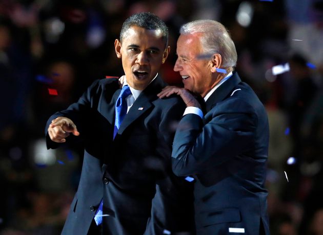 버락 오바마 전 미국 대통령이 2012년 재선에 성공한 뒤 가진 연설에서 조 바이든 당시 부통령을 연단에 불러 세웠다.