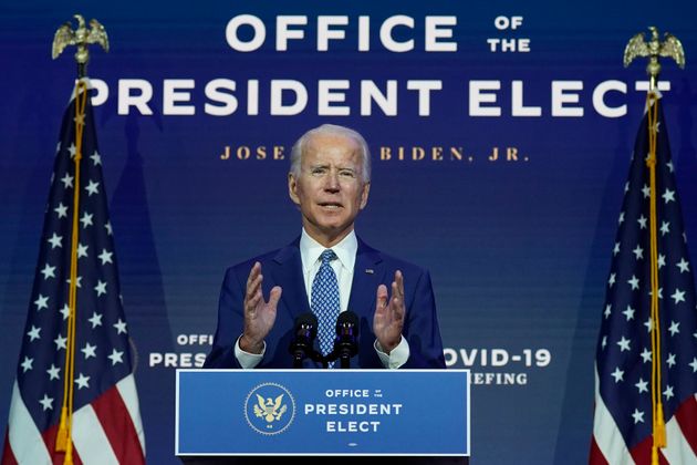 조 바이든 미국 대통령 당선인이 코로나19 자문위원회 첫 번째 회의를 마치고 브리핑을 하고 있다. 윌밍턴, 델라웨어주. 2020년 11월9일.