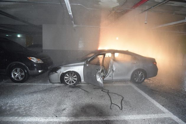 17일 새벽 경기 안산시의 한 자동차매매단지에서 방화로 추정되는 화재가 발생했다.