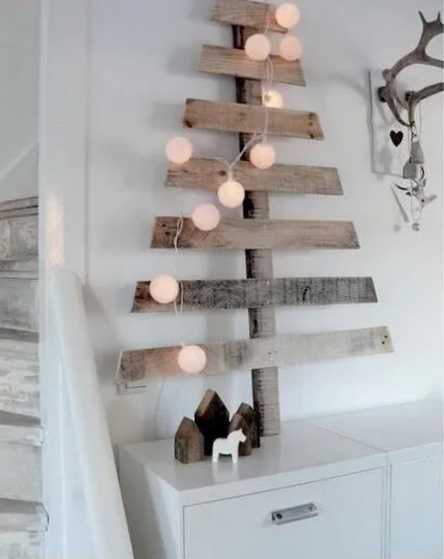 진짜 나무를 사지 않아도 '크리스마스 트리 만들기'가 가능한 DIY 아이디어들