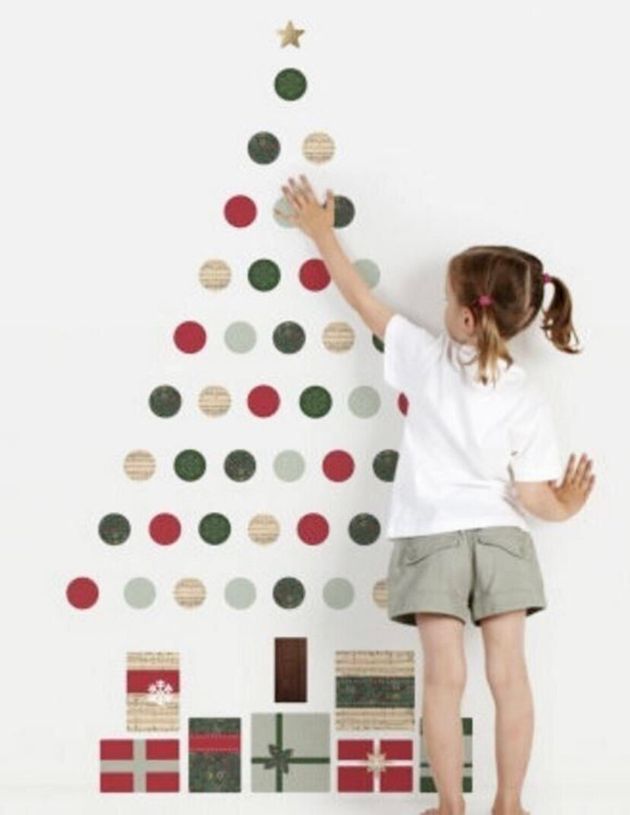 진짜 나무를 사지 않아도 '크리스마스 트리 만들기'가 가능한 DIY 아이디어들