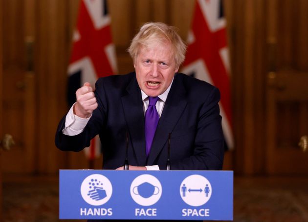 보리스 존슨 영국 총리가 코로나19 브리핑에서 발언하고 있다. 런던, 영국. 2020년 12월2일. 영국은 미국 화이자와 독일 바이오엔테크가 개발한 코로나19 백신에 대해 긴급승인을 내린 최초의 국가가 됐다. 