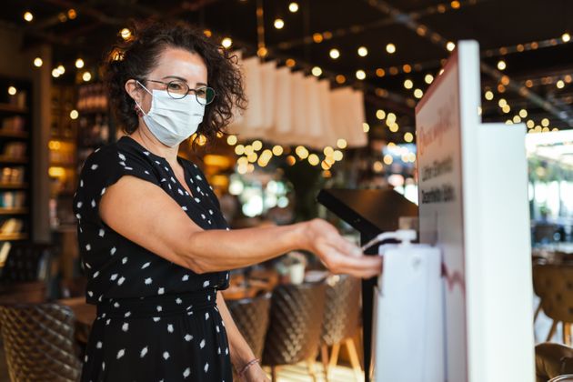 코로나19 대유행 중 식당 이용 시 최대한 안전하게 식사하는 방법