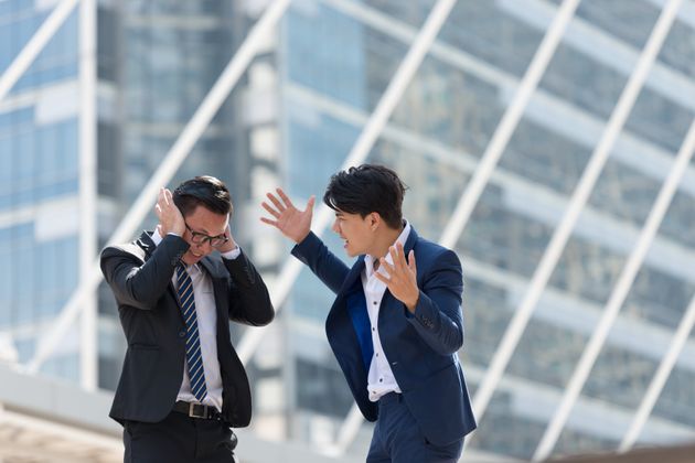 직장에서 끊임없이 불평을 늘어놓는 동료를 상대하는 방법을 전문가에게 물어보았다