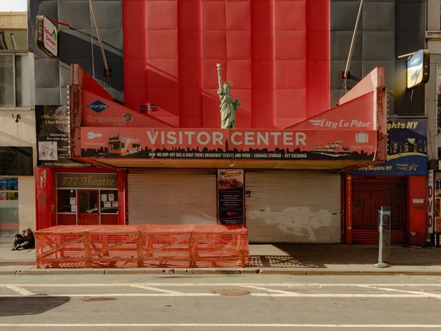 맨해튼 8번 애비뉴의 한 관광객 센터. 문이 굳게 닫혀 있다.