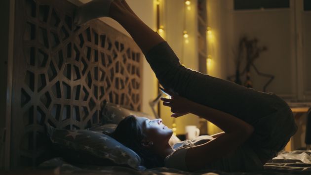 자기 전 운동이 대세로 떠오르는 이유와 숙면을 돕는 간단한 요가 동작 (영상)