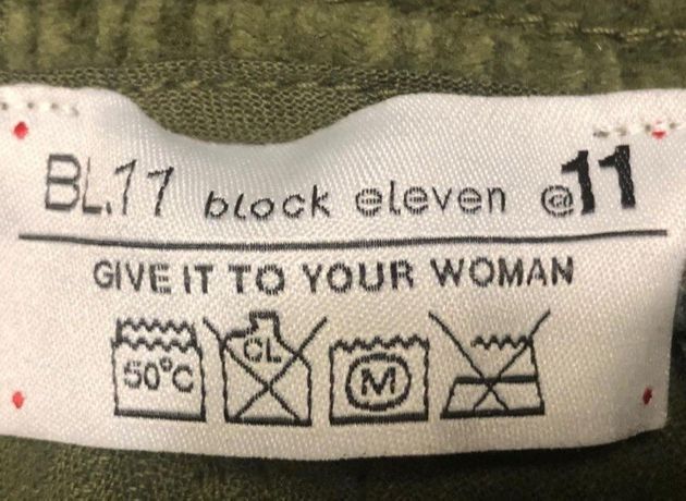 ‘여성에게 넘기세요(Give it to your woman).' 이탈리아 한 의류업체의 세탁 라벨 문구에 전 세계 비난이 쏟아지고 있다.  