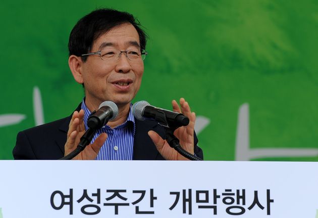 박원순 시장이 지난 2012년 서울 광진구 어린이대공원 열린무대에서 열린 2012 여성주간 개막행사에 참석해 개막사를 하고 있다