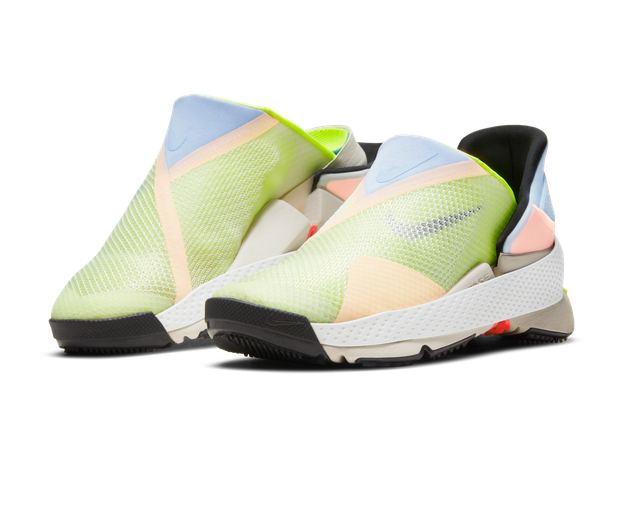 나이키가 신기술 도입해 손을 사용하지 않고도 신을 수 있는 새로운 운동화를 공개했다