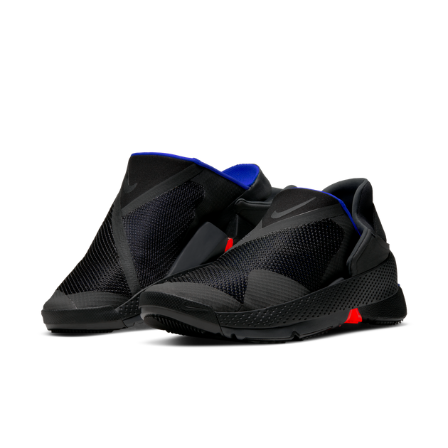 나이키가 신기술 도입해 손을 사용하지 않고도 신을 수 있는 새로운 운동화를 공개했다