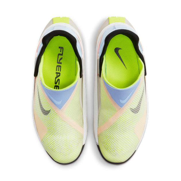 나이키가 신기술 도입해 손을 사용하지 않고도 신을 수 있는 새로운 운동화를 공개했다