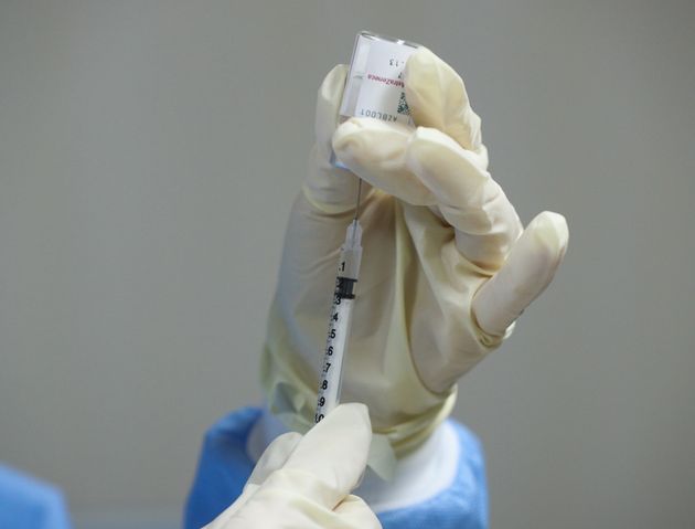 최소잔여형 주사기로 이뤄지는 백신 접종 