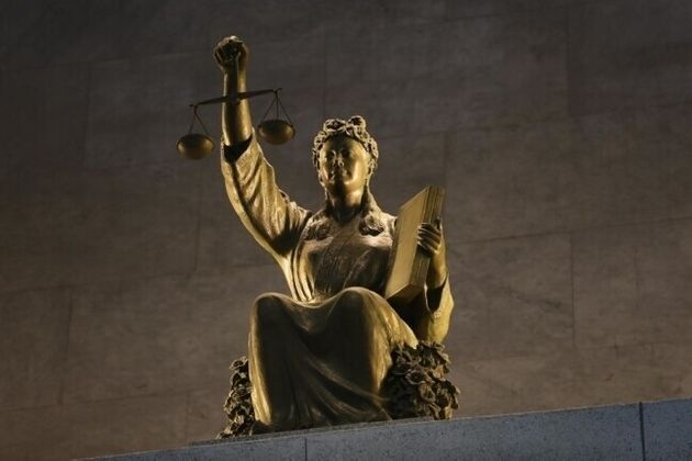 서울 서초구 대법원 대법정 입구에 설치된 정의의 여신상