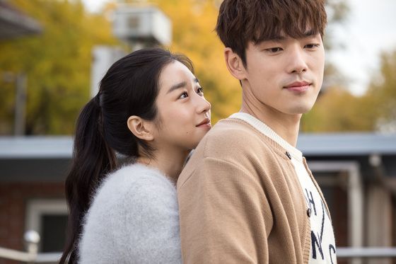 서예지와 김정현은 2019년 3월 31일 개봉한 영화 '기억을 만나다-첫사랑'에서 남녀 주연을 맡았다.