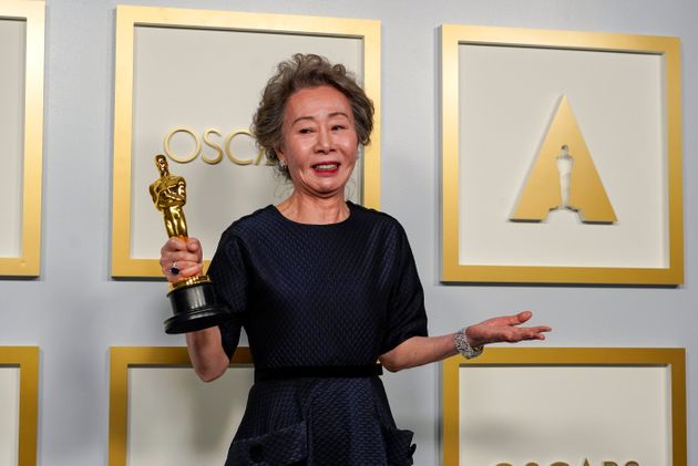 터프하면서도 친절하고 연륜이 느껴진다 오스카 여우조연상 수상한 배우 윤여정에 대한 외신들의 평가를 모았다(총정리)