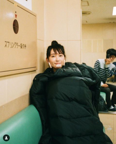 2021년 1월 1일 호시노 겐이 인스타그램에 올린 아라가키 유이