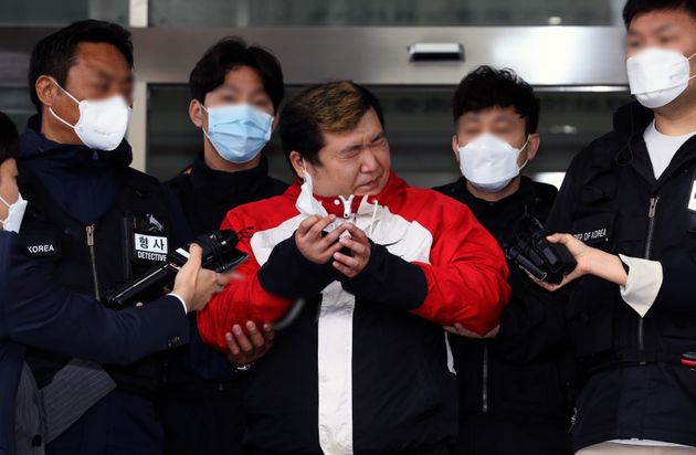 허민우(34·남)씨가 21일 오전 검찰 송치 전 인천 미추홀경찰서에서 얼굴을 공개하고 있다.