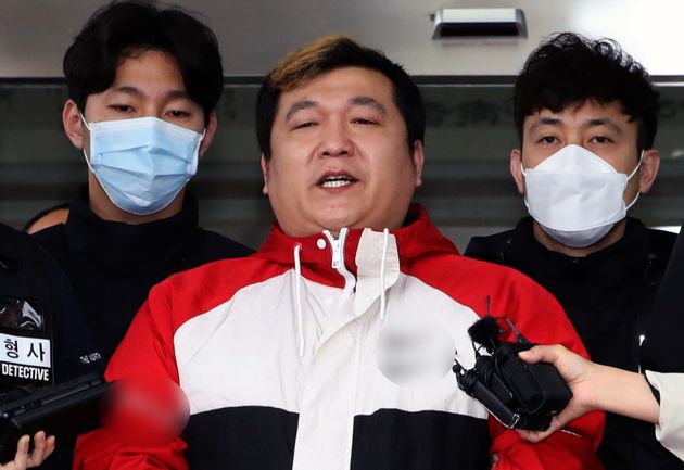 허민우(34·남)씨가 21일 오전 검찰 송치 전 인천 미추홀경찰서에서 얼굴을 공개하고 있다.