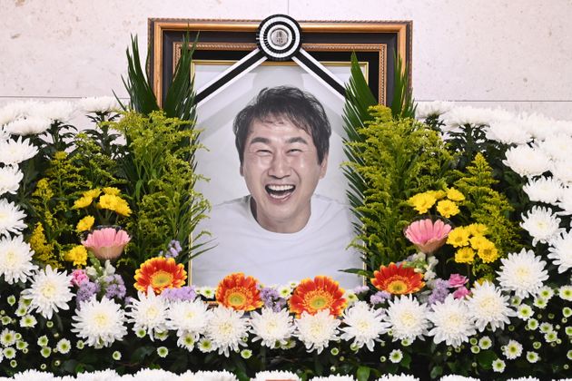 故 유상철 전 인천 유나이티드 감독의 빈소가 8일 서울 아산병원 장례식장에 마련되어 있다. 2021.6.8