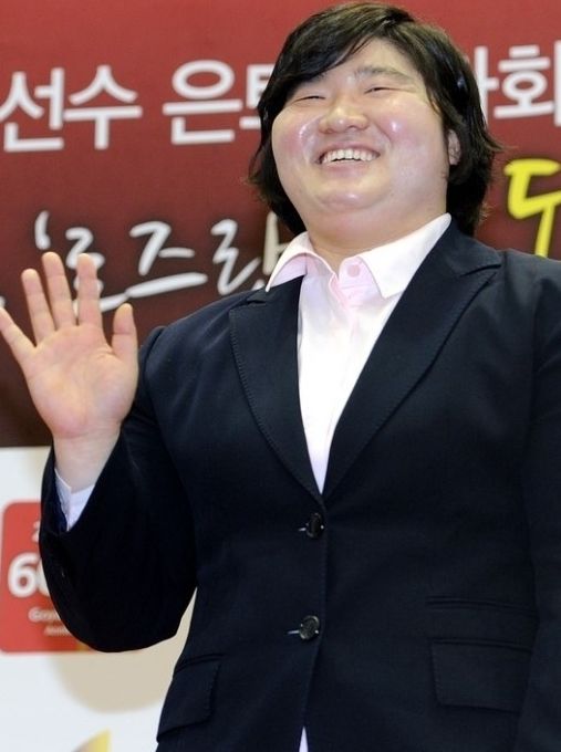 한국 여성 역도 레전드 장미란 선수가 2013년 은퇴식 하던 모습.