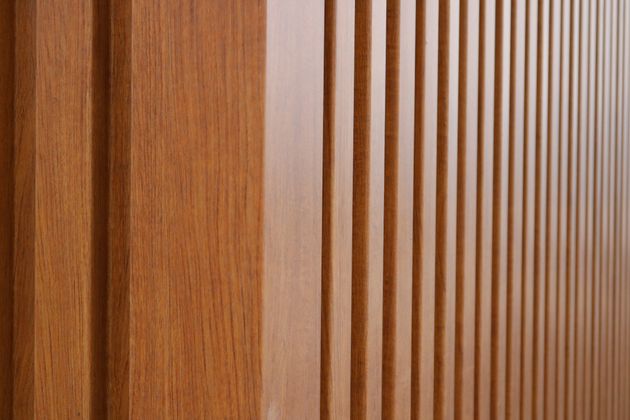 포스코강판의 컬러강판(프린트)이 적용된 모습.&nbsp;석재나 목재의 질감과 패턴을 그대로 구현하면서 동시에 재활용이 가능한 친환경 철강재이다.&nbsp;