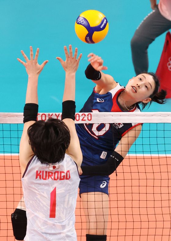 김연경은 31일 저녁 일본 도쿄 아리아케 아레나에서 열린 '2020 도쿄올림픽' 여자 배구 A조 조별리그 4차전에서 득점 30점을 올렸다.