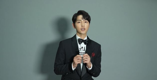 배우 송중기가 '장애인 국제무용제' 홍보에 나섰다.