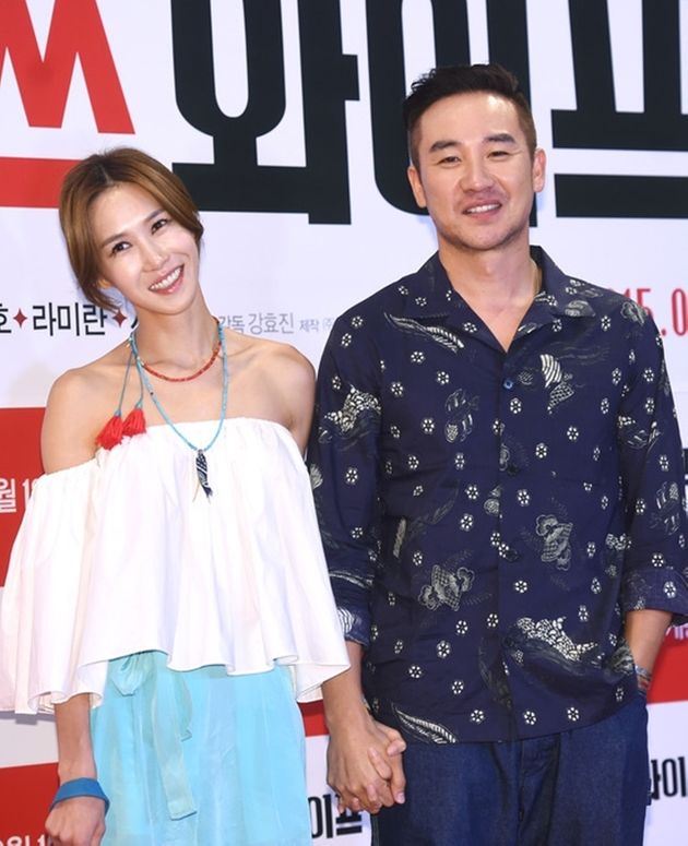 2015년 8월, 영화 '미쓰 와이프' 시사회에서 엄태웅, 윤혜진 부부