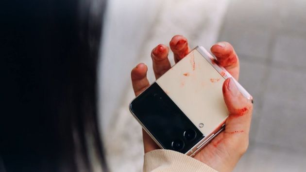 이 와중에 휴대폰을 최신으로 바꾼 천서진