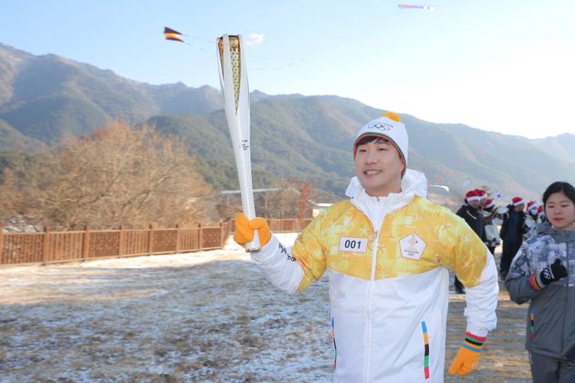 2018 평창동계올림픽 성화봉송에 나서던 모습 