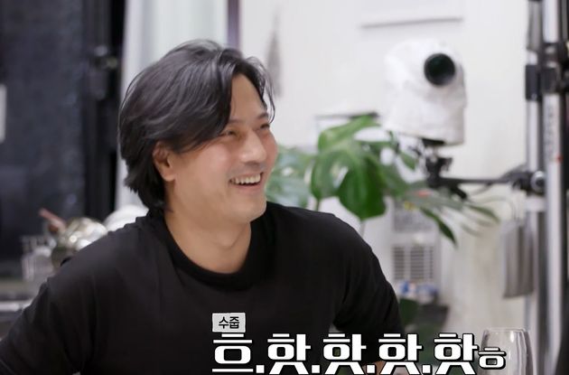 난데없이 TV 출연하게 된 한재석의 어색한 웃음&nbsp;