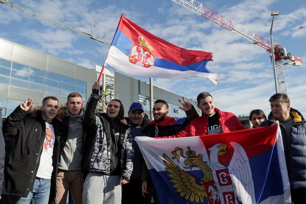 조코비치를 환영하는 세르비아 팬들. 2022.1.17