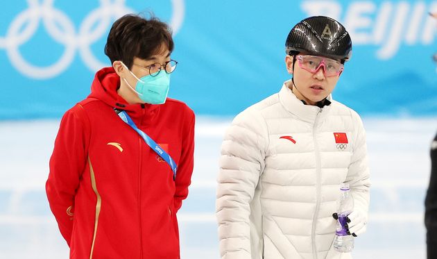 중국 쇼트트랙 국가대표팀 김선태 감독과 안현수 코치.