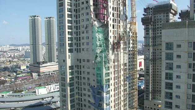 지난달 11일 붕괴 사고가 발생한 광주 서구 화정동 현대산업개발 아이파크아파트 신축 공사 현장. 