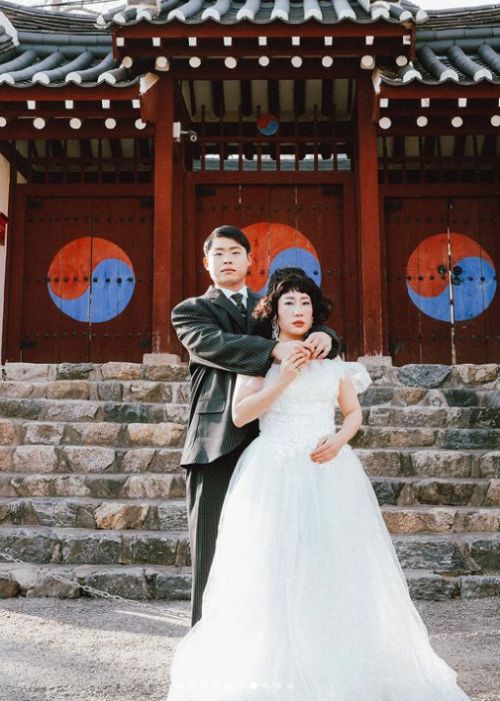 김영희-윤승열 부부의 웨딩 사진.
