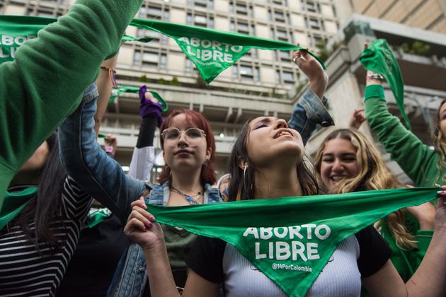 임신 중지 합법화 결정에 기뻐하는 콜롬비아 시민