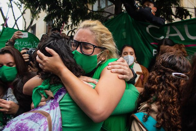 임신 중지 합법화 결정에 기뻐하는 콜롬비아 시민들