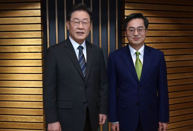 이재명 더불어민주당 후보와 김동연 새로운물결 후보.