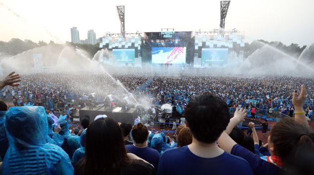 지난 2018년 8월3일 서울 잠실 보조경기장에서 열린 싸이 흠뻑쇼 현장. 이날 160톤 물이 사용됐다.