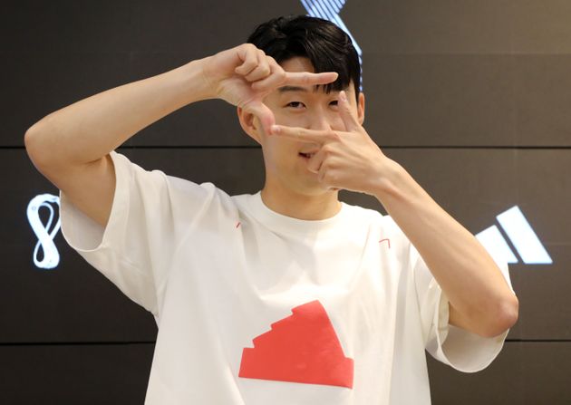 손흥민의 트레이드마크가 된 '찰칵' 세리머니.