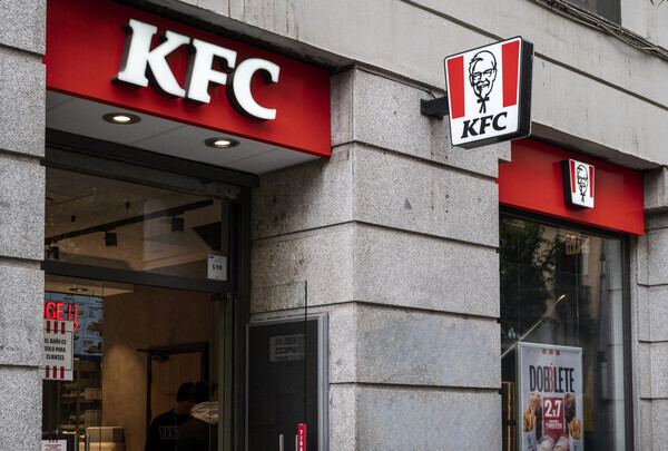 KFC 매장 자료사진 (Photo by Xavi Lopez/SOPA Images/LightRocket via Getty Images)