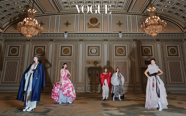 청와대 전면 개방 후 화보 촬영한 보그와 문화재청. 출처: 보그 코리아&nbsp;