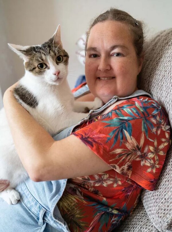 샘과 그의 고양이 빌리 출처 : Sam Felstead